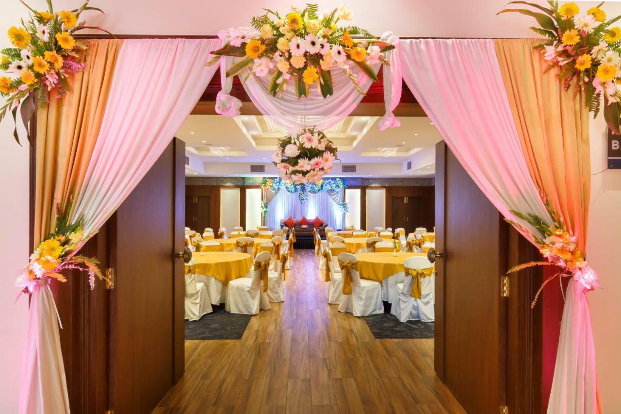 Royal Singi Hotel Kathmandu Buitenkant foto